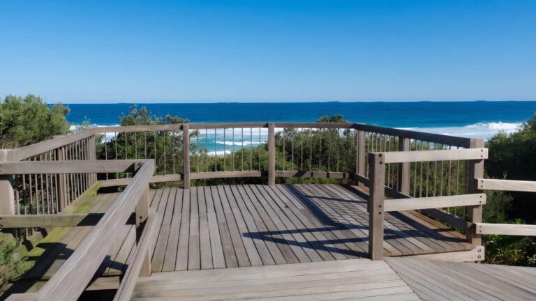 Tea Tree Picnic Area to Bird Island Lookout Walk (200m) Tea tree picnic area to bird island lookout walk (200m)