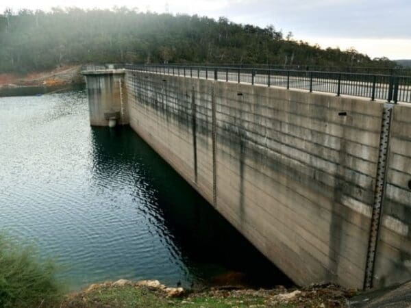 Victoria reservoir walk trail 600x450