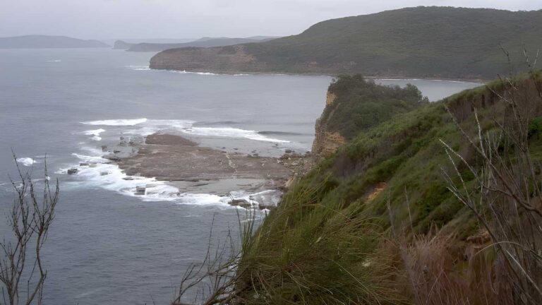 Bouddi Spur to Little Beach - Bombi Moor Hike (6.5km) Bouddi spur to little beach - bombi moor hike (6. 5km)