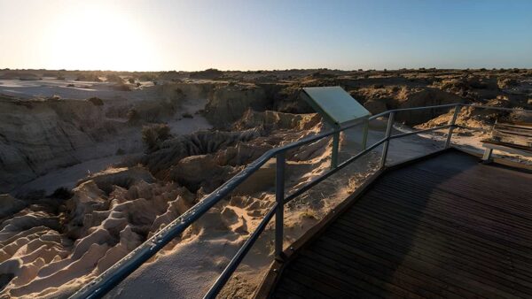 Red top lookout & boardwalk (100m)