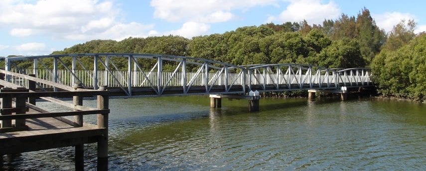 Davies Reserve to the Salt Pan Creek Footbridge