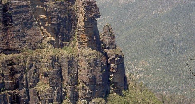 Pulpit Rock to Evans Lookout Cliff Top Track
