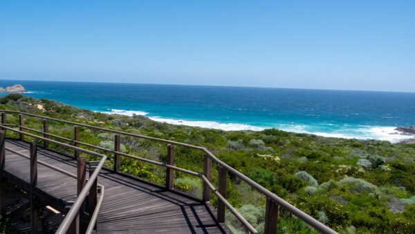 Cape naturaliste to sugarloaf rock walk (3. 5km)