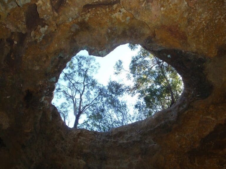 Hangmans Rock Walk (2.2km) Hangmans rock 768x576
