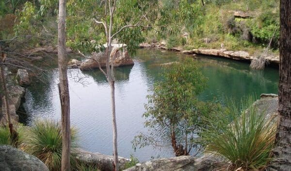 Minerva pool walking track trail hiking australia 600x352