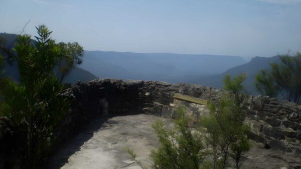 Solitary kiosk & restaurant to copelands lookout walk (600m)