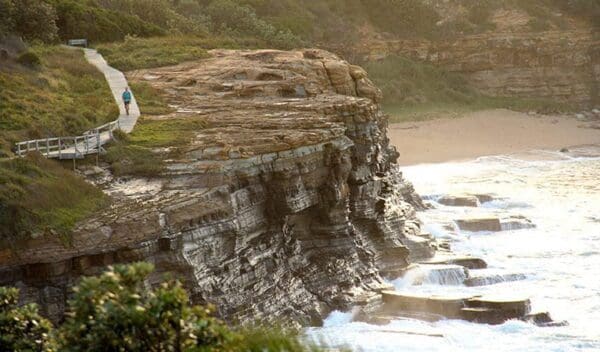 Bouddi coastal walk trail hiking australia 600x352