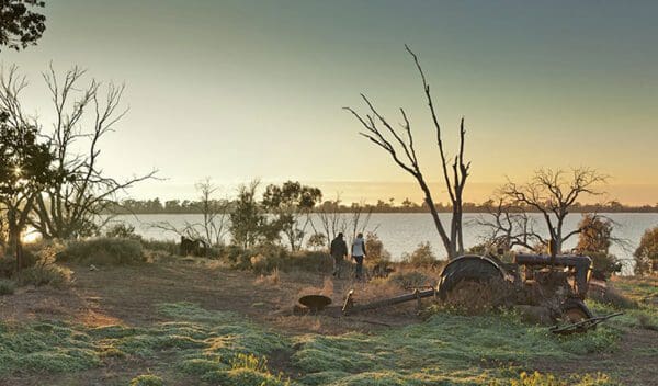 Hikes Yanga lake walking track trail hiking australia 600x352