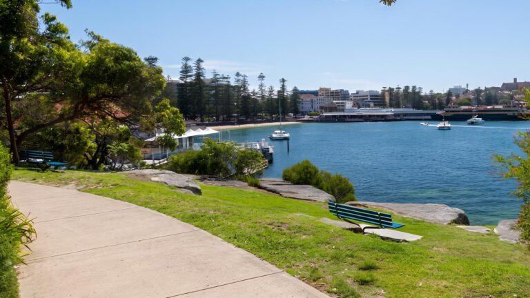 Manly Scenic Walkway Hike (10km) Manly scenic walkway hike (10km)