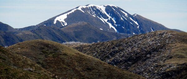 Hotham Huts Walk (18km) Trail hiking machinery and diamantina spurs 35km 1 600x254