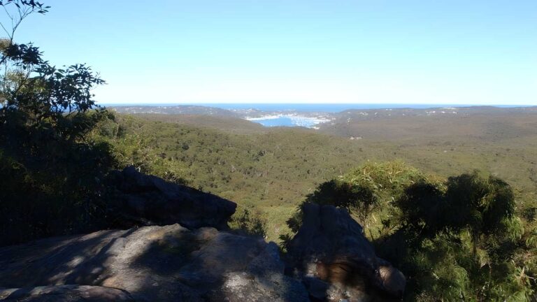 Willunga Trig Walk (1.4km) Willunga trig walk (1. 4km)