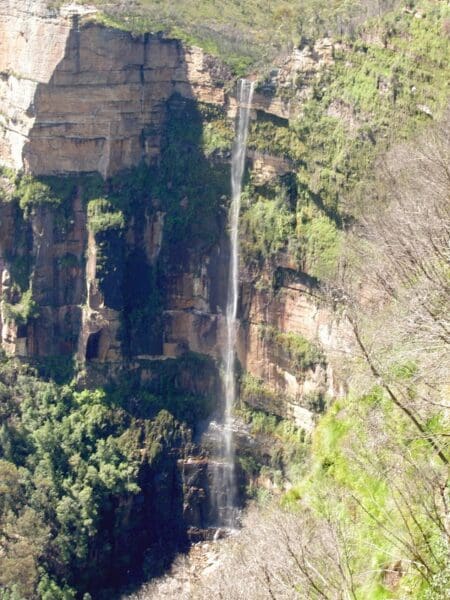 Pulpit rock boyd beach to govetts leap lookout 450x600