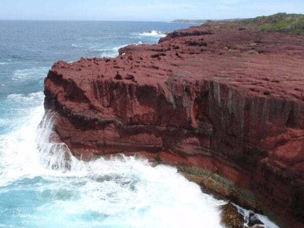 Saltwater Creek to Mowarry Point Hike (8.5km) Mowarry bay to red cliffs 600x450
