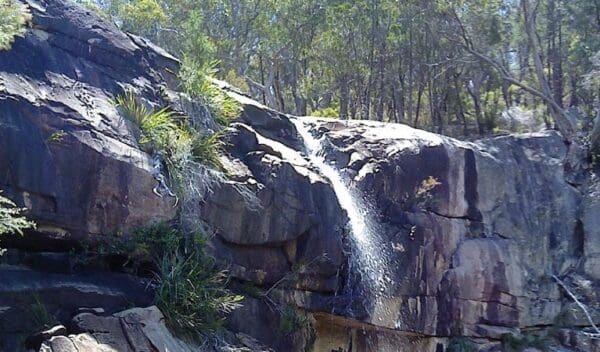 Ugly corner falls walking track trail hiking australia 600x352