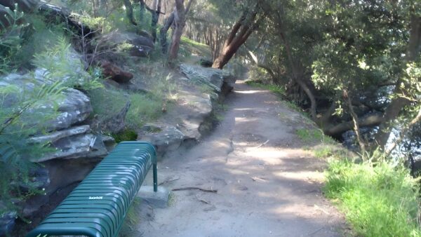 Davies reserve to henry lawson drive walk (1. 2km)