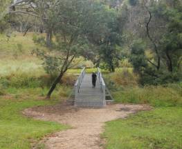 Arch loop track Trail Hiking Australia
