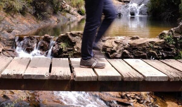 Charles darwin walk trail hiking australia 1 600x352