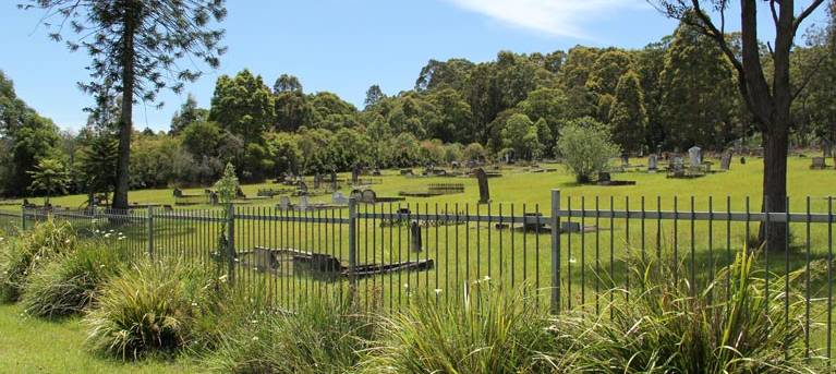 Minmi Cemetery Walk 1km Blue Gum Hills Regional Park Nsw Trail Hiking Australia Minmi Cemetery Walk 1km Blue Gum Hills Regional Park Nsw Trail Hiking Australia