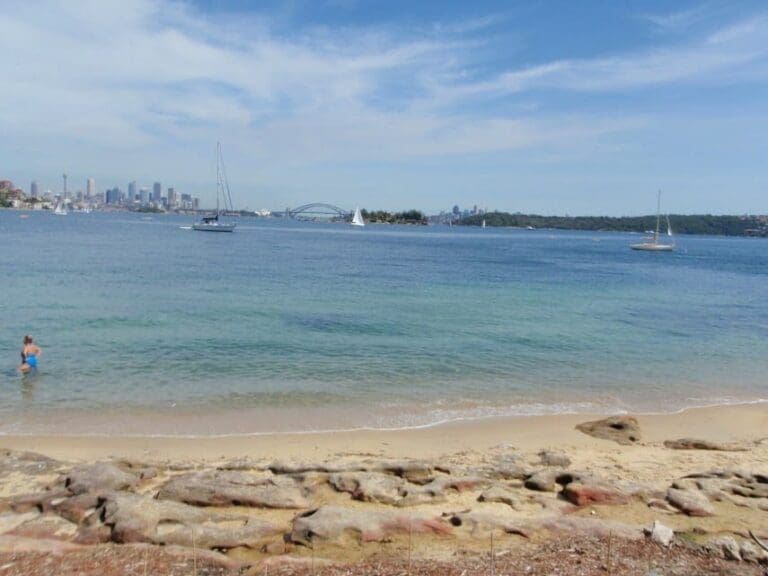 Queens beach 768x576