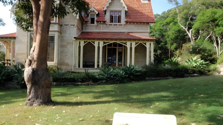History of Nielsen Park Walk (900m) History of nielsen park walk (900m)