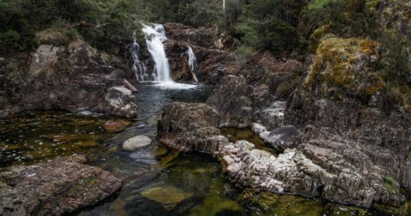 Lake St Clair Walk (4.7km) Arm falls 600x315