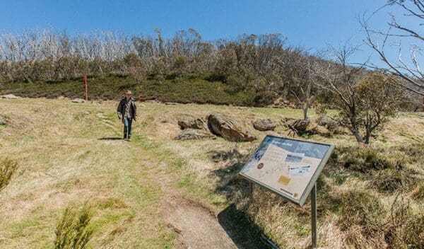 Rainbow lake walking track trail hiking australia 600x352