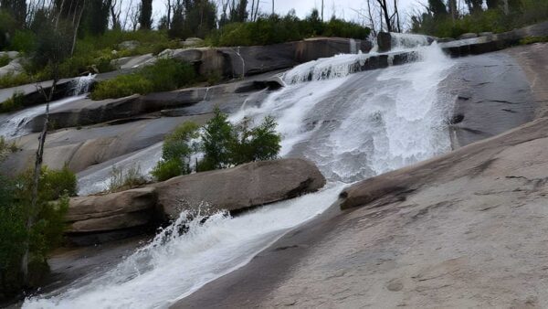 Wilhelmina Falls Hike (6.3km) Wilhelmina falls hike (6. 3km)
