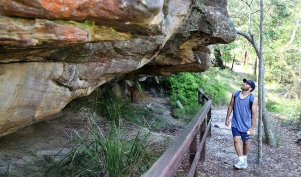 Aboriginal Heritage Walk (4.4km) Red hands cave walking track ku ring gai chase national park trail hiking australia 600x352