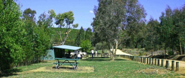Sherwood homestead from mountain creek rd 768x325