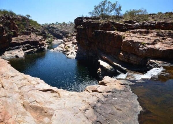 Hikes Bell gorge walk trail 600x431