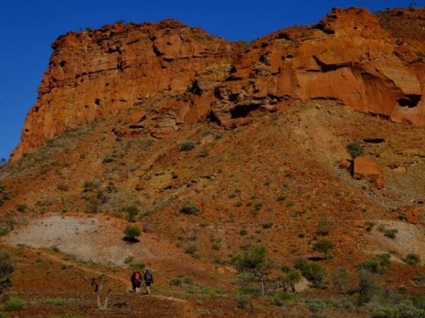 Escarpment base trail 600x450