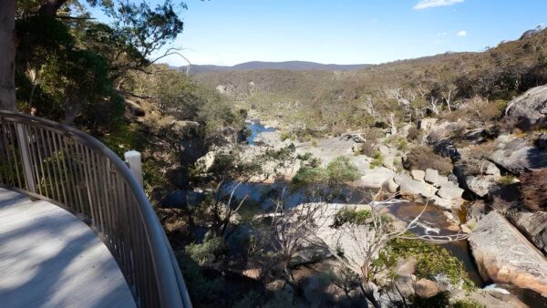 Cascades Walking Track & Viewing Platform Walk (800m) Cascades walking track & viewing platform walk (800m)