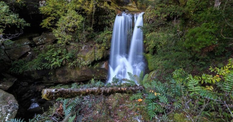 Middle chasm falls 768x403