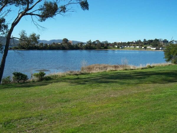 Russell Falls Track (1.6Kmm) Berriedale foreshore 600x450