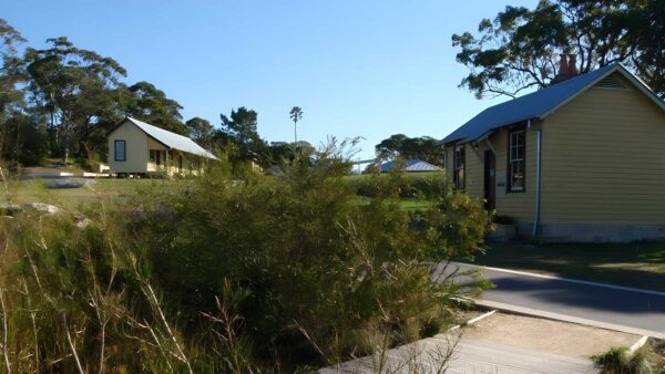 Ww1 hospital to georges heights lookout walk (900m)