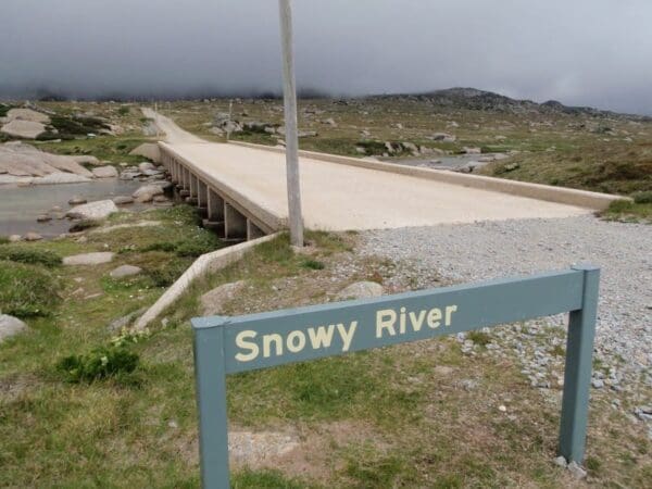 Summit trail charlotte pass to snowy river 600x450