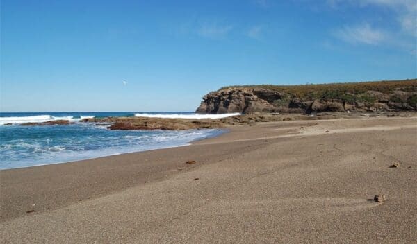 Coastal walking track trail hiking australia 600x352