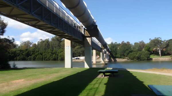 Davies reserve to the pipe bridge picnic area walk (600m)