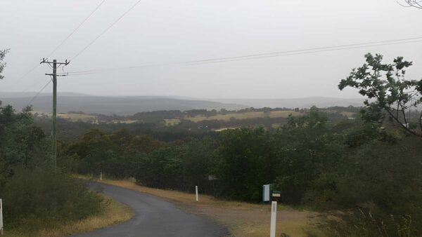Queanbeyan river loop hike (19. 7km)