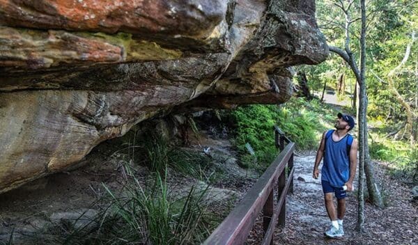 Red Hands Cave Walking Track - Ku-Ring-Gai Chase Walk (600m) Aboriginal heritage walk trail hiking australia 600x352