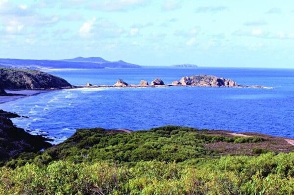 Little five rocks beach track 600x398