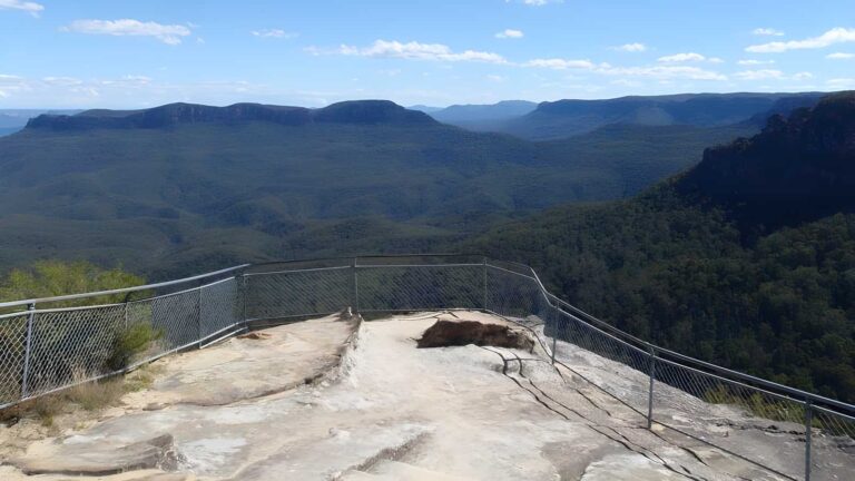 Olympian lookout walk (300m)