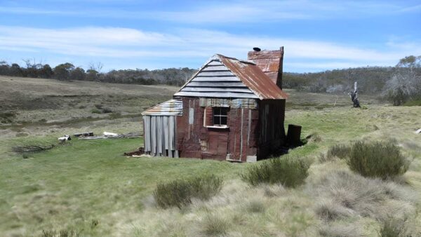 Four Mile Hut Walk (10km) Four mile hut walk (10km)