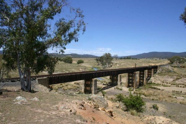 Molonglo Gorge: Blue Tiles Walking Trail (6.5km) Bungendore to captains flat 600x400