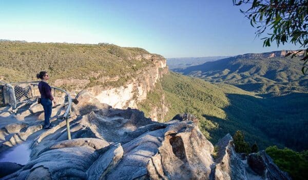 Princes rock walking track trail hiking australia 600x352