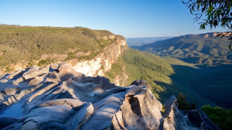 Princes Rock Walking Track (1.8km) Princes rock walking track (1. 8km)
