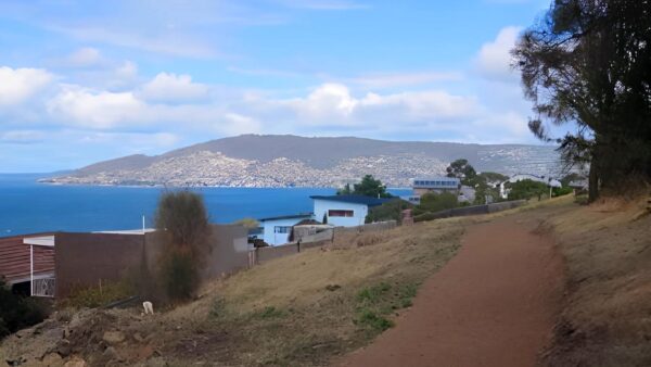 Rosny hill circuit track (2. 5km)