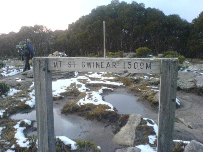 Trail hiking mount baw baw 3 peaks 768x576