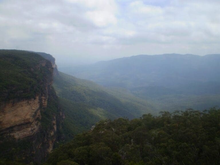 The Falls Picnic Area to Upper Wentworth Falls Walk (1.5km) The falls picnic area to upper wentworth falls 768x576