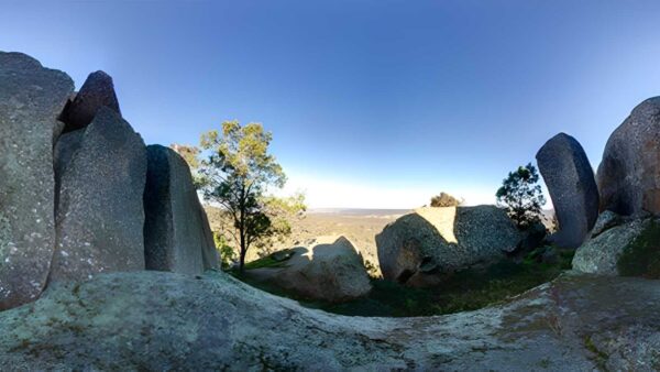Melville caves walk (1km)